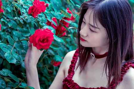 聚焦摆拍、编造、仿冒、低俗、炒作等突出问题 一批短视频账号被严处